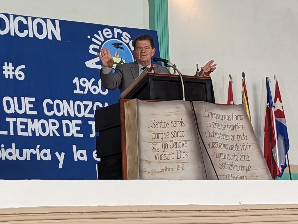 Tim Hendricks preaching, mid-sermon